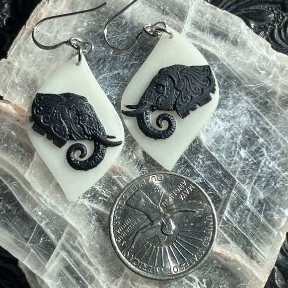 Carved Elephant Earrings in Jasper and Jade Stone Crystal Jewelry - Picture 4 of 5